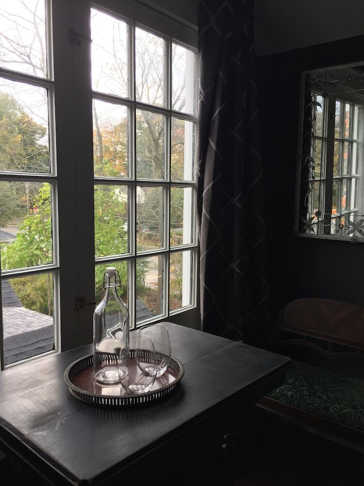 Bed & Breakfast Judson Heath Colonial Inn