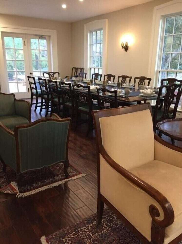 Bed & Breakfast Judson Heath Colonial Inn