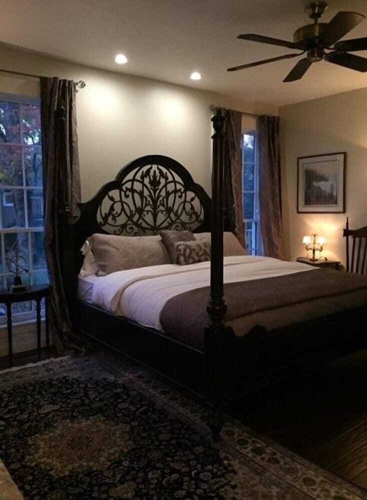 Bed & Breakfast Judson Heath Colonial Inn