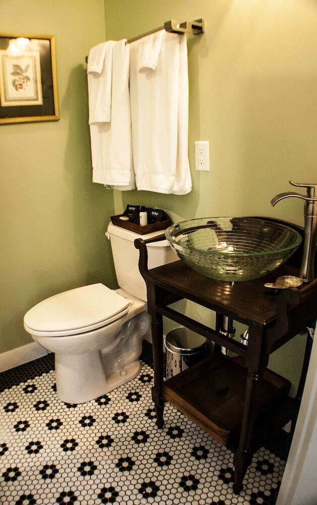 Bed & Breakfast Judson Heath Colonial Inn