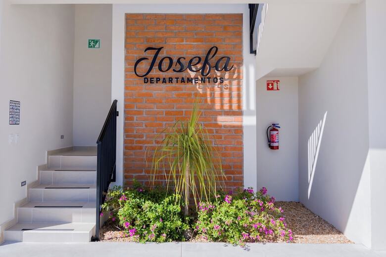 Hotel Josefa Suites