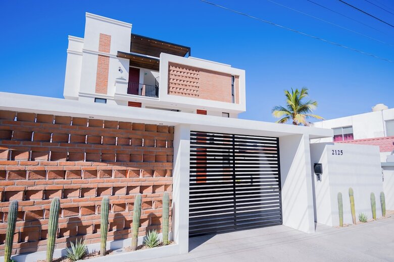 Hotel Josefa Suites