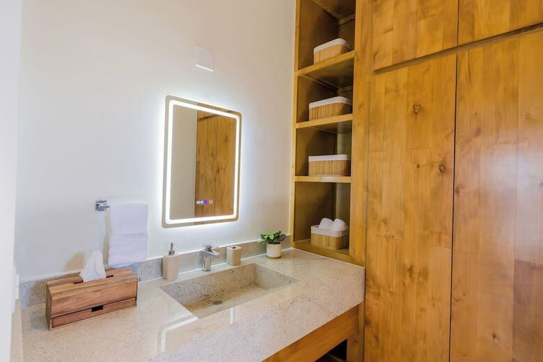 Hotel Josefa Suites