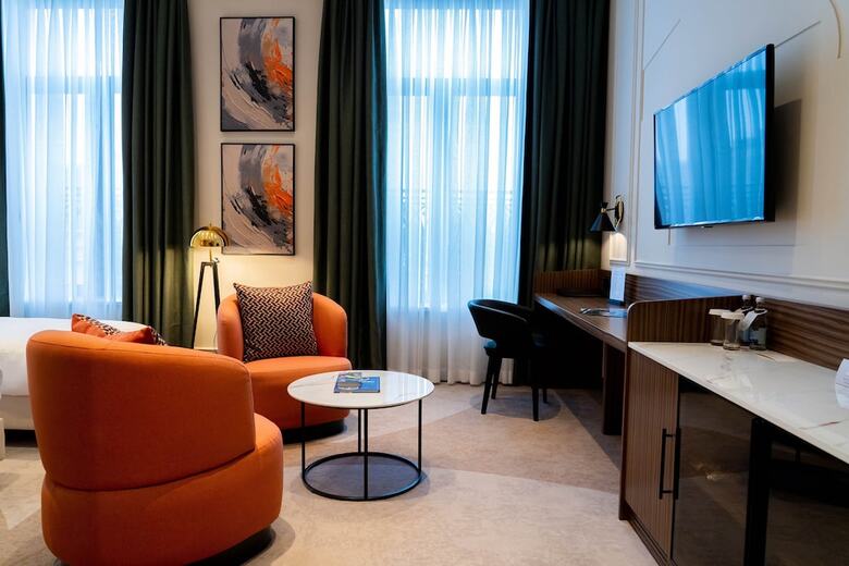 Hotel Crowne Plaza Tashkent By Ihg