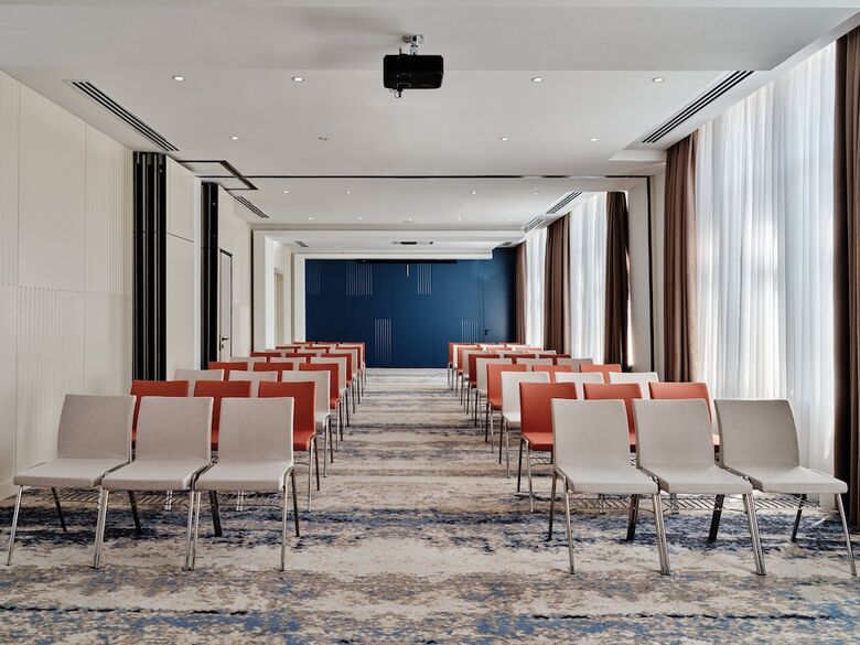 Hotel Crowne Plaza Tashkent By Ihg