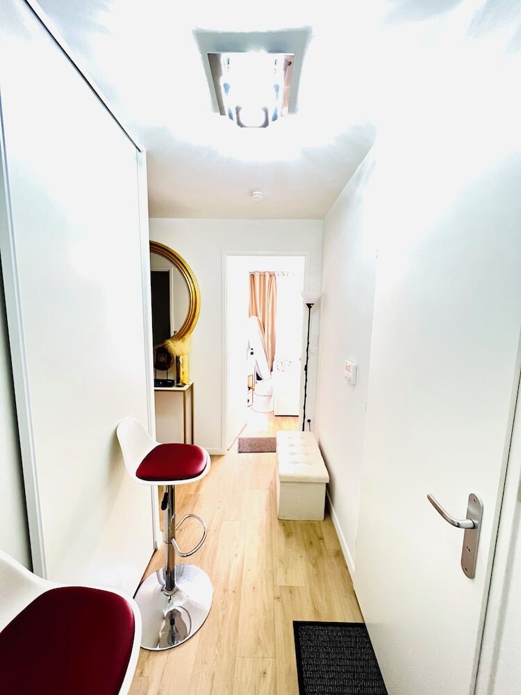 156 Av. Pasteur B1