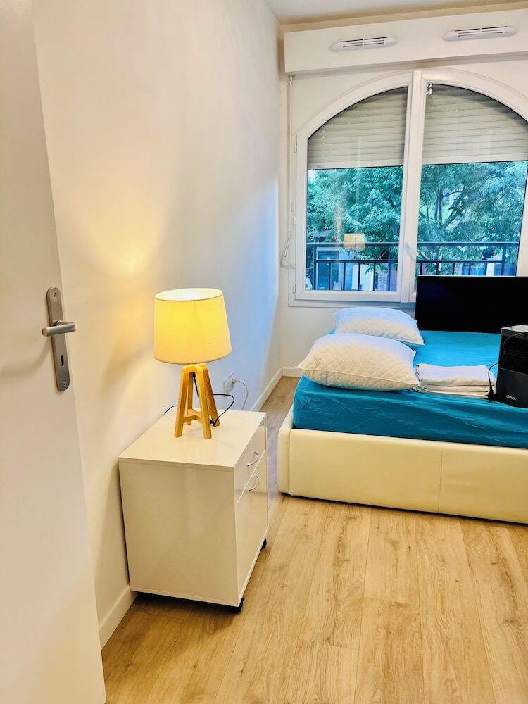 156 Av. Pasteur B1