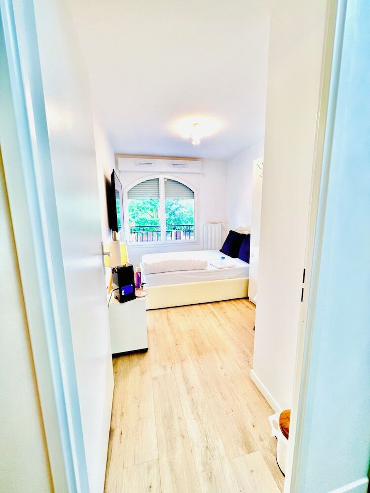 156 Av. Pasteur B1