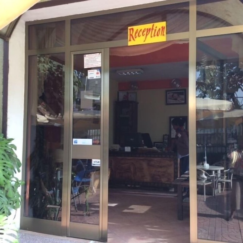 The Lions Den Hotel