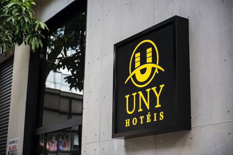 Uny Hot�is Br�s