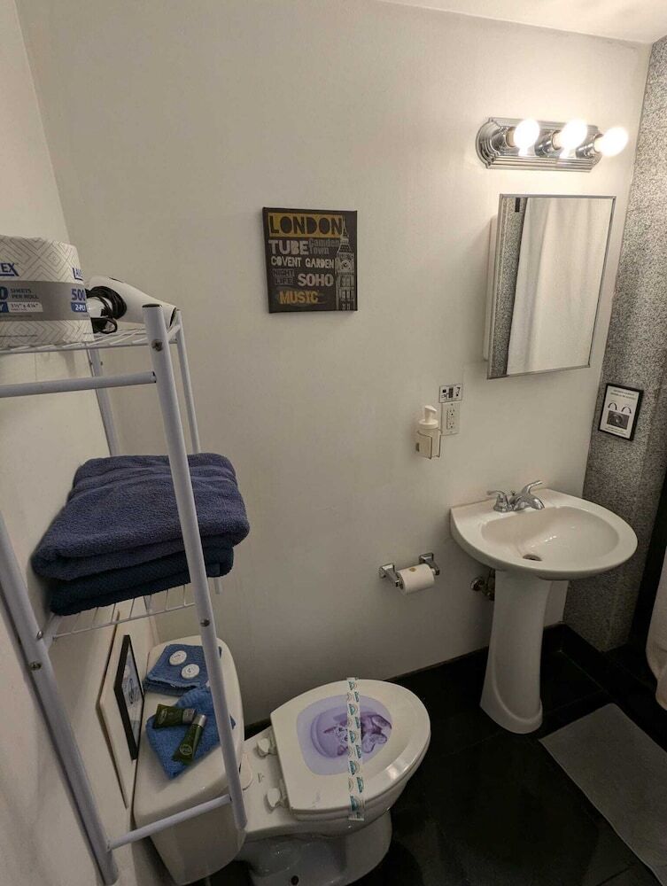 Iconic Hotel