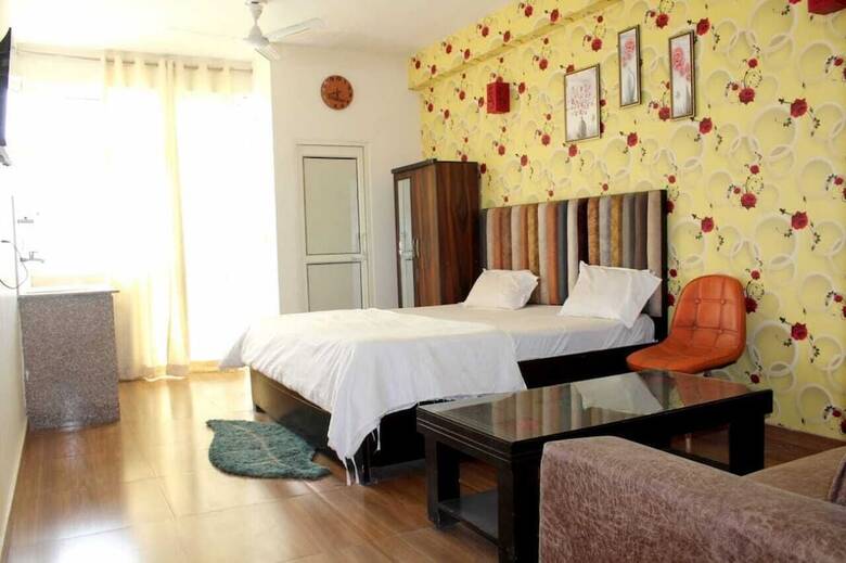 Hotel Noida Stay