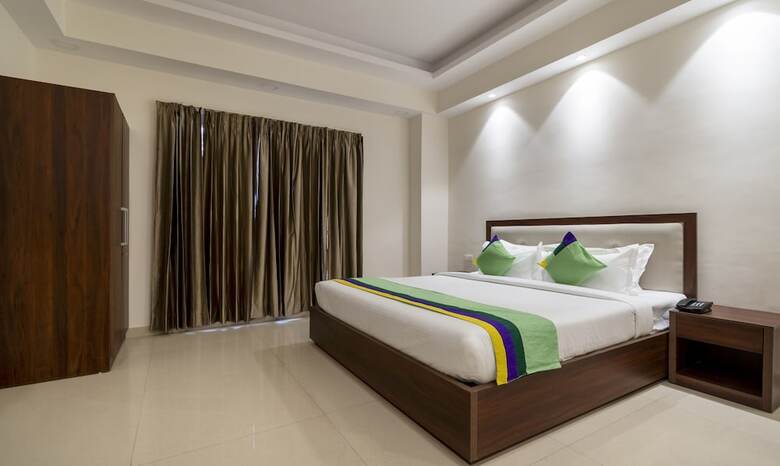 Hotel Treebo La Mirage Suite