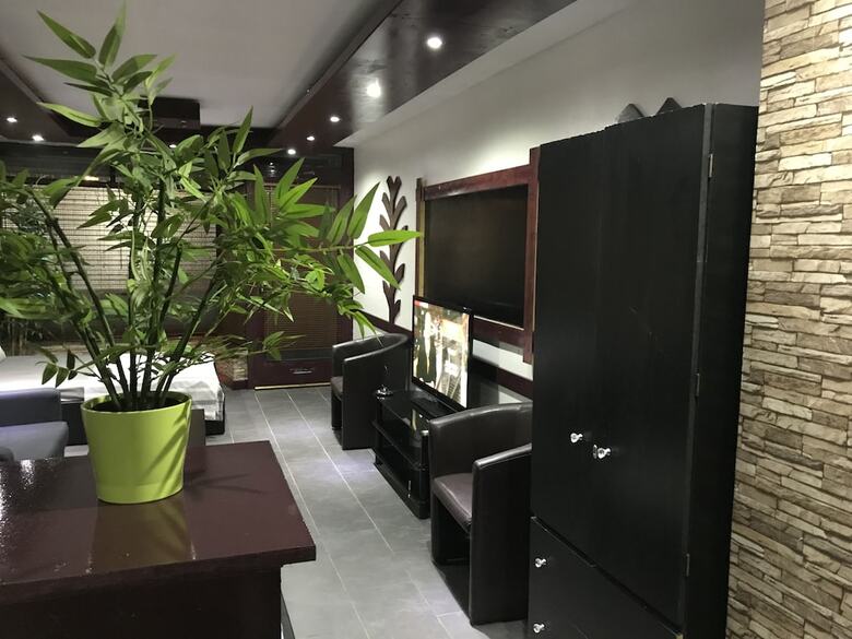 Hotel Halz City Estates