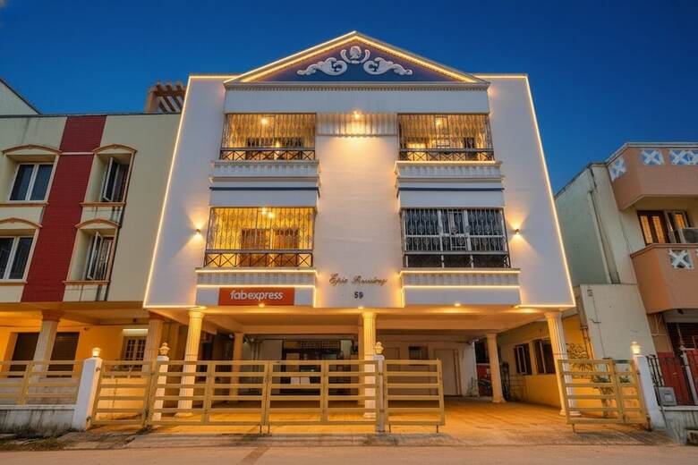 Hotel Fabexpress Epic Residency