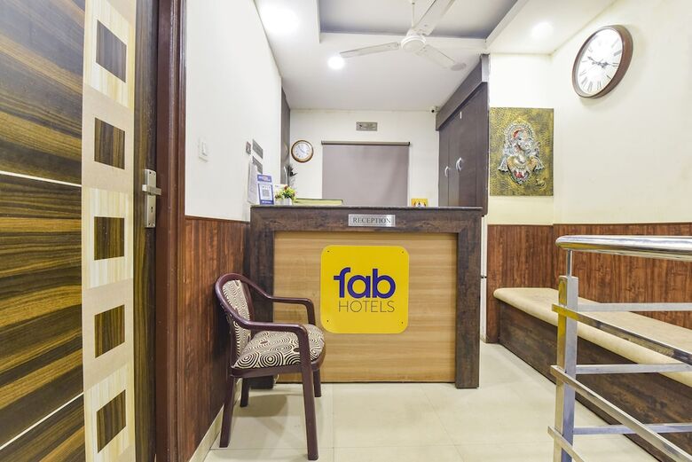 Hotel Fabexpress Mohan Vilas Residency