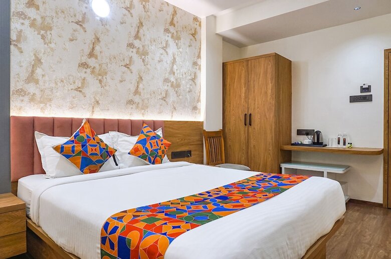 Hotel Oriva Shourya Residency