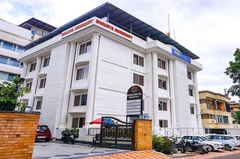 Hotel Oriva Shourya Residency