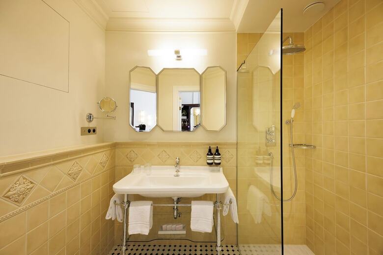 Hotel Fleur De Ville