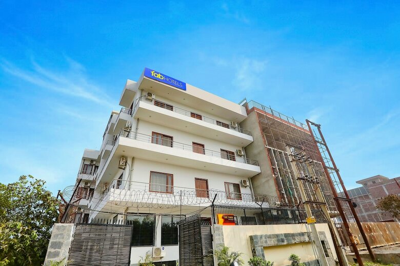 Fabhotel The Avasa