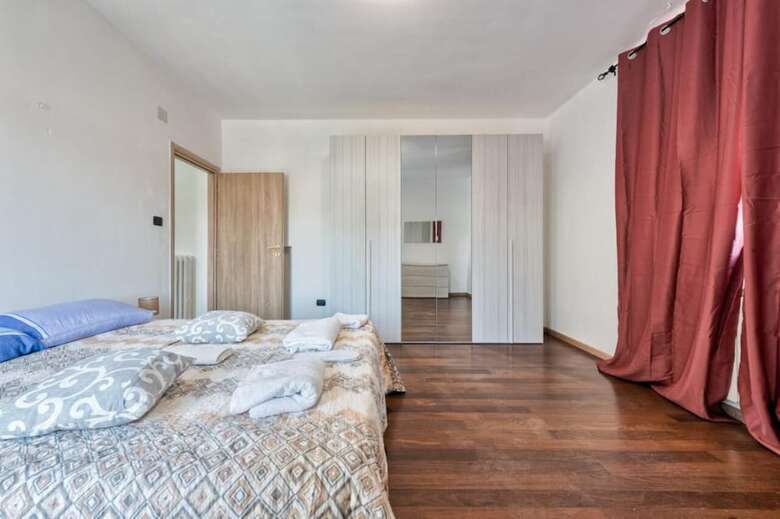 Venice H&s Apt Private Room With AC