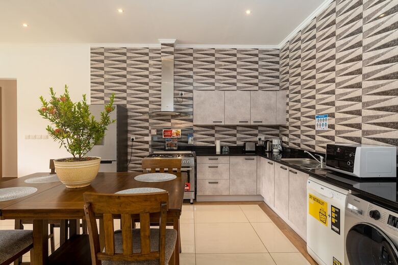 Aparthotel Royale Suites By Arc Royale Luxury Apts