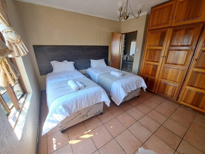 Full Moon Guest House