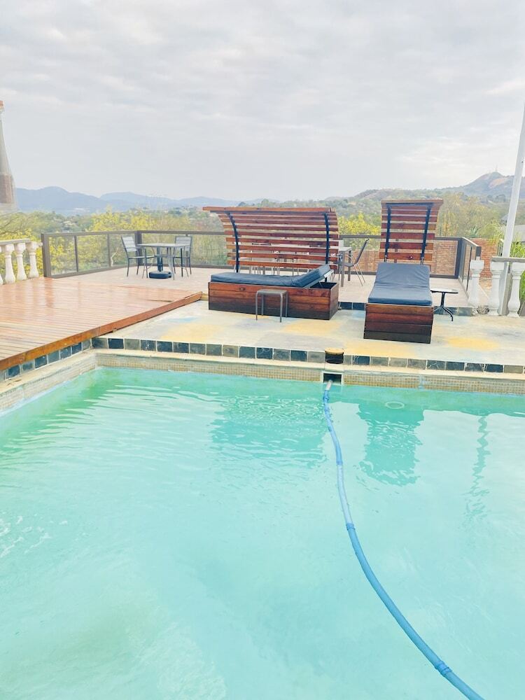 Full Moon Guest House