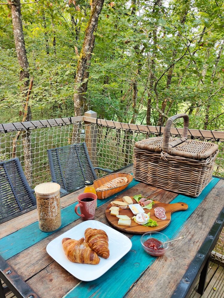 Les Cabanes Perch�es Du Mas Del Bosc
