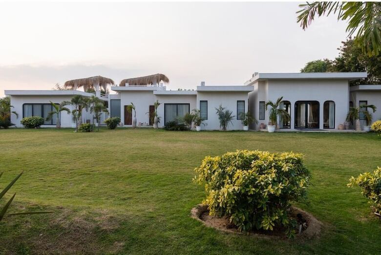 Hotel La Vida Retreat