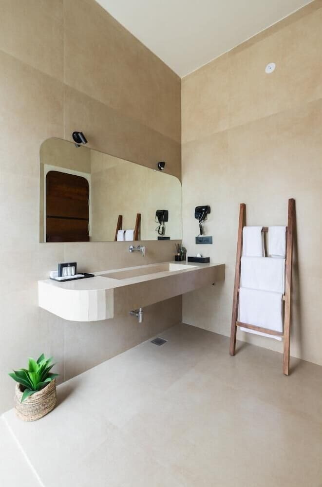 Hotel La Vida Retreat