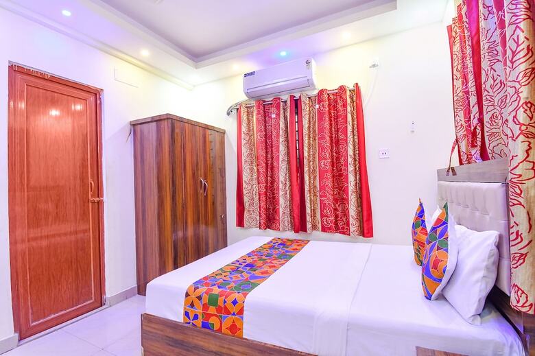 Hotel Fabexpress Rs Villa