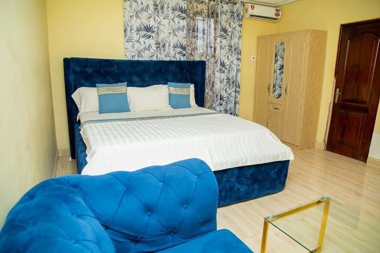 Aparthotel 689 Hotel & Apartment