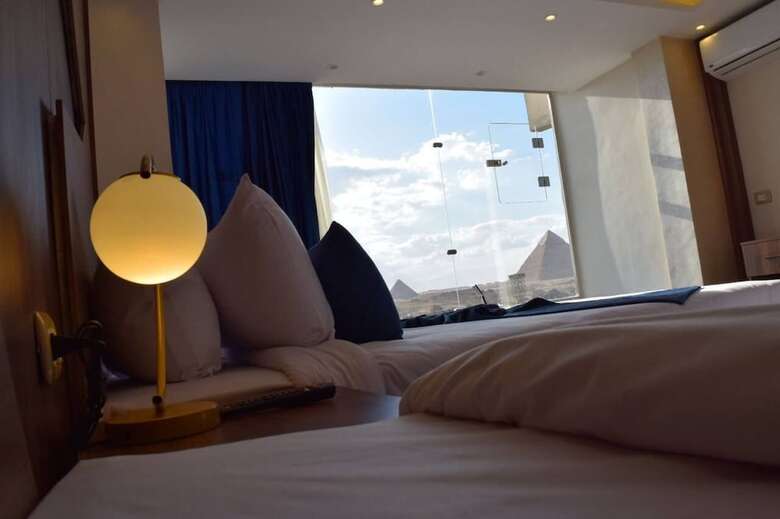 Aparthotel Guest House Paradise Top Roof Pyramids View