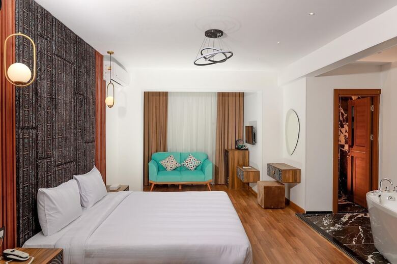 Aparthotel Guest House Paradise Top Roof Pyramids View