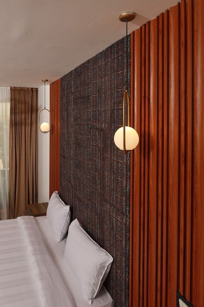Aparthotel Guest House Paradise Top Roof Pyramids View