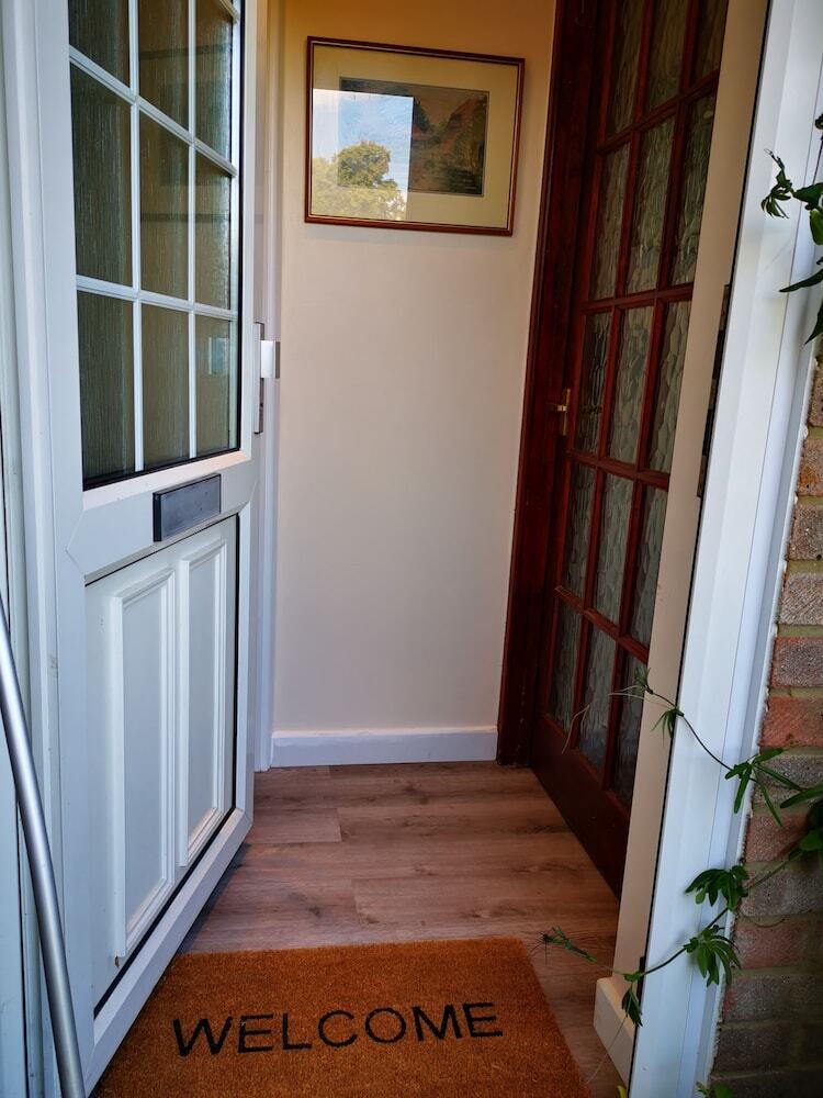 Impeccable 1-bed Lodge In Eastleigh