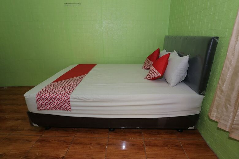 Hotel Oyo 93021 Kost Dison