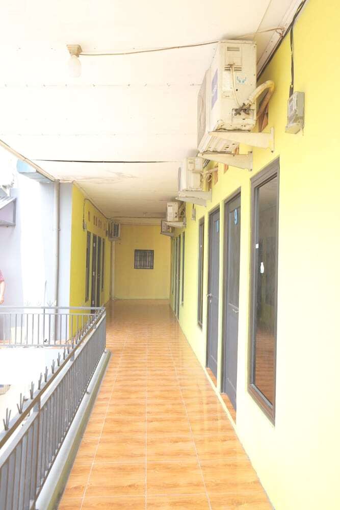 Hotel Oyo 93021 Kost Dison