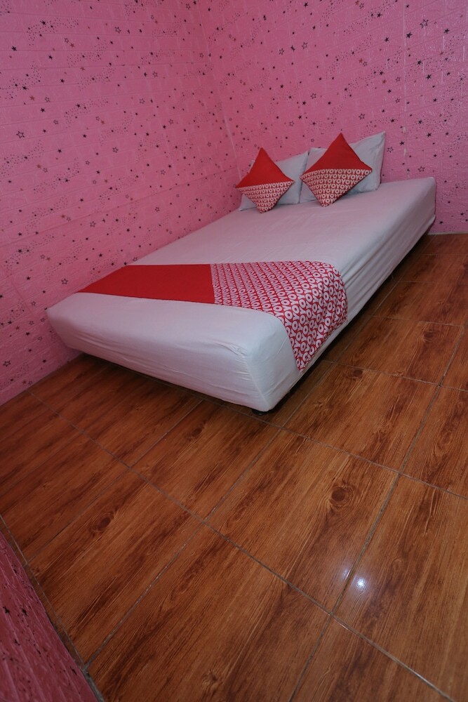 Hotel Oyo 93021 Kost Dison