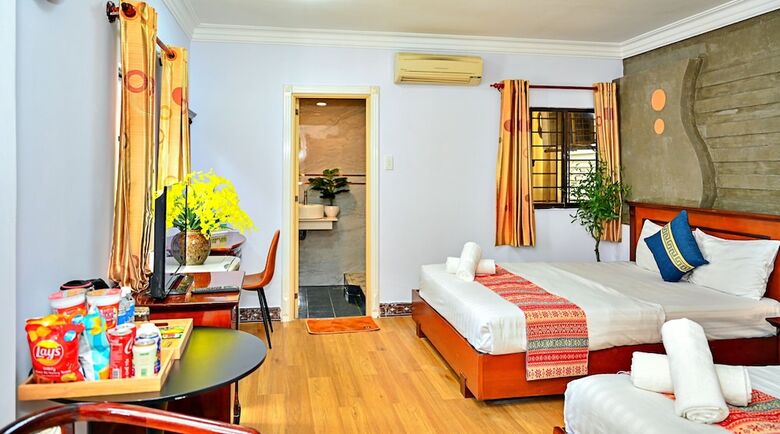 Hanz Cosmos Central Hotel