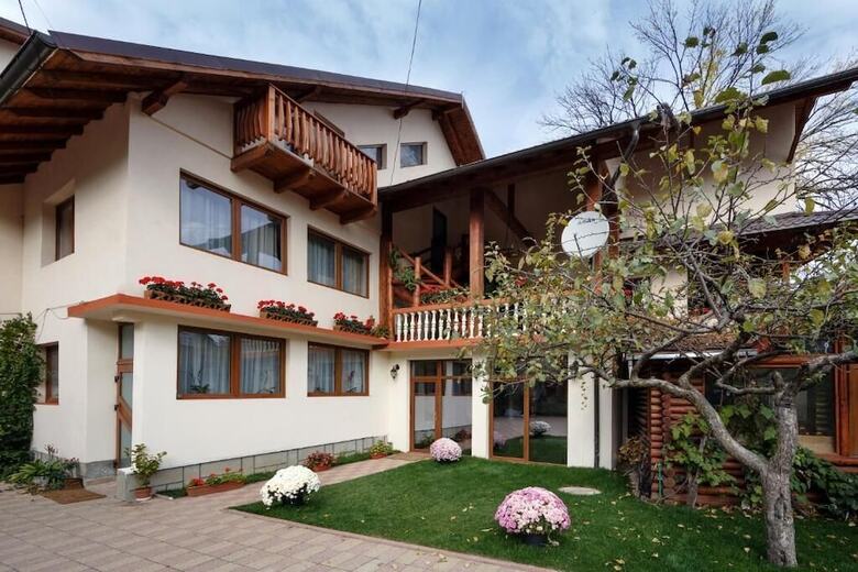 La Col?ul Castelului Bran Boutique