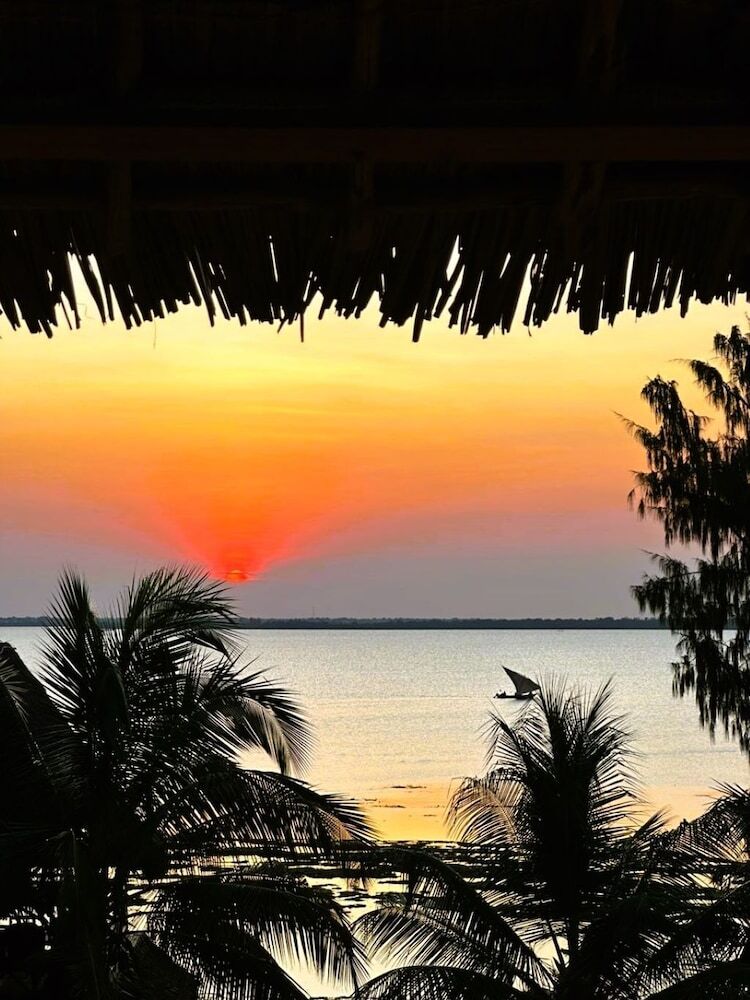 Asante Sana Beachfront Hotel