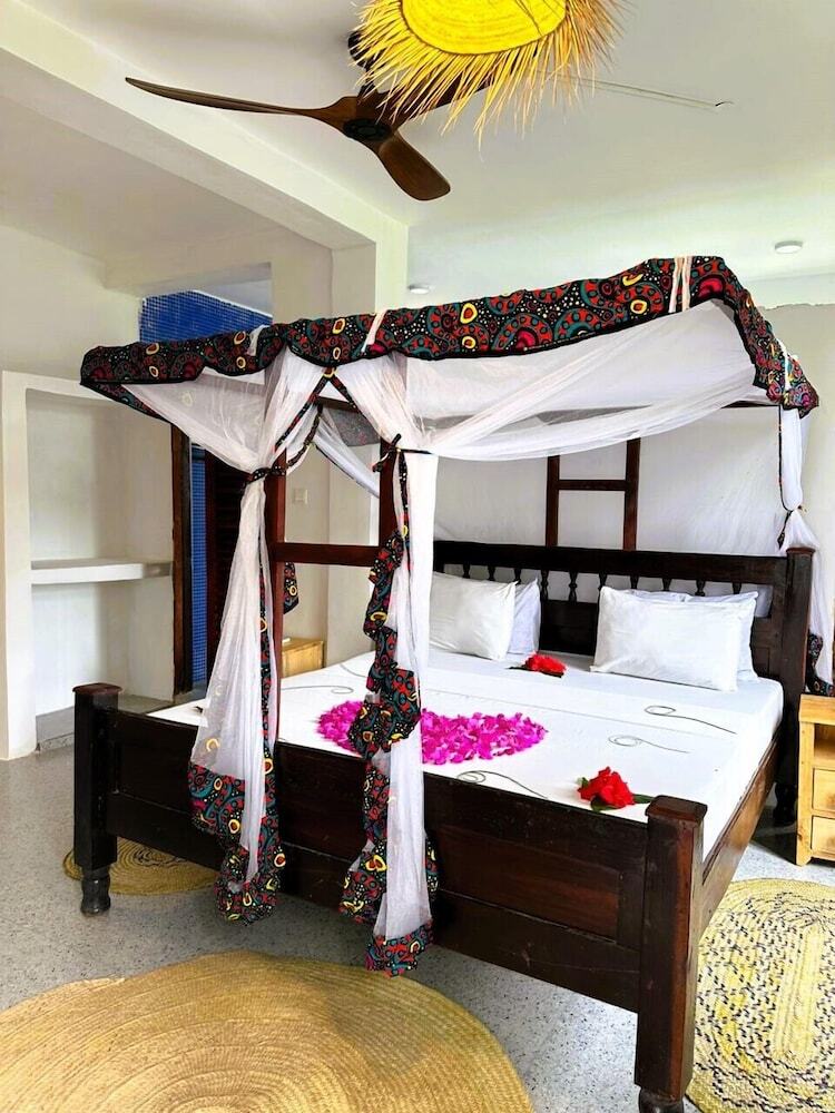Asante Sana Beachfront Hotel