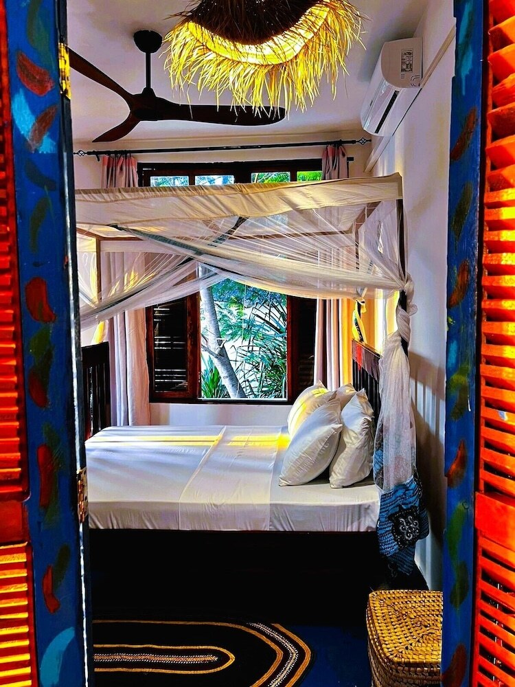 Asante Sana Beachfront Hotel