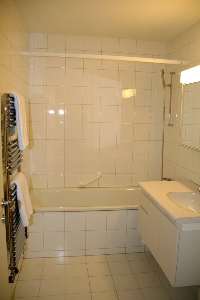Bed & Breakfast Nest - Baarerstrasse 55
