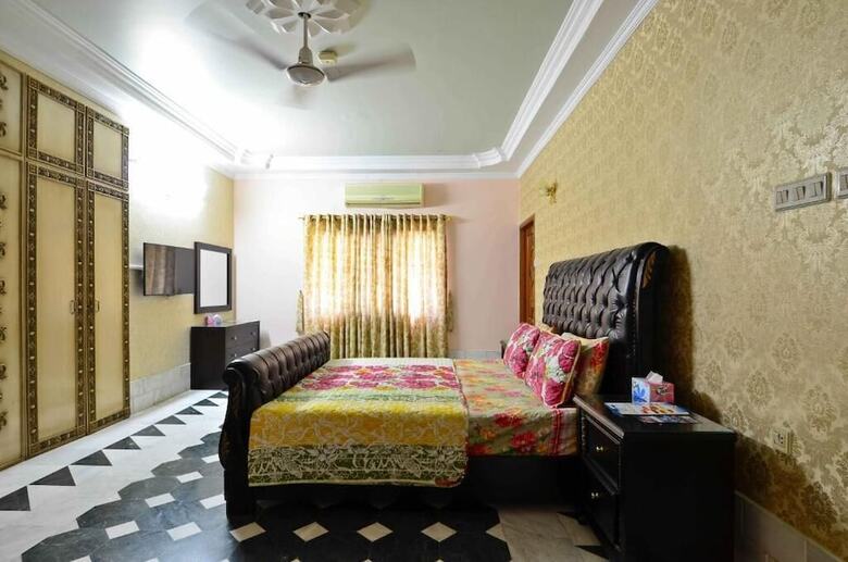 Hotel Blue Sky Karachi