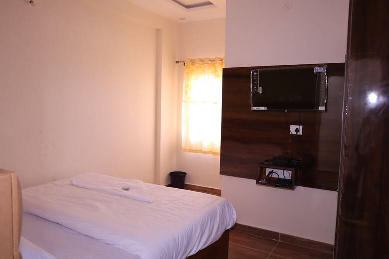 Hotel Smilestay Karanji Paradise