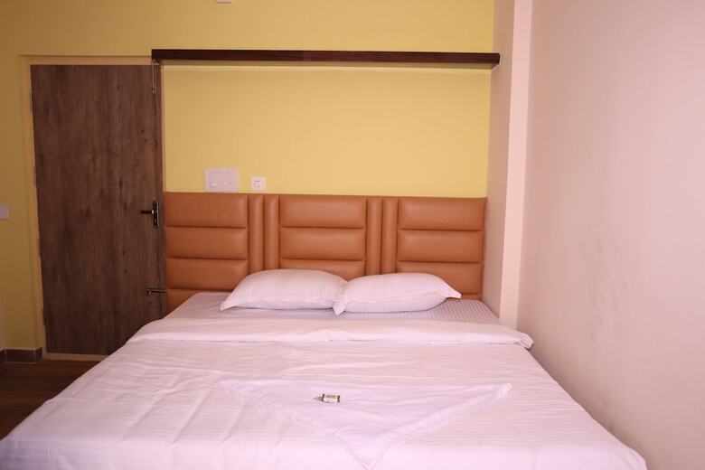 Hotel Smilestay Karanji Paradise