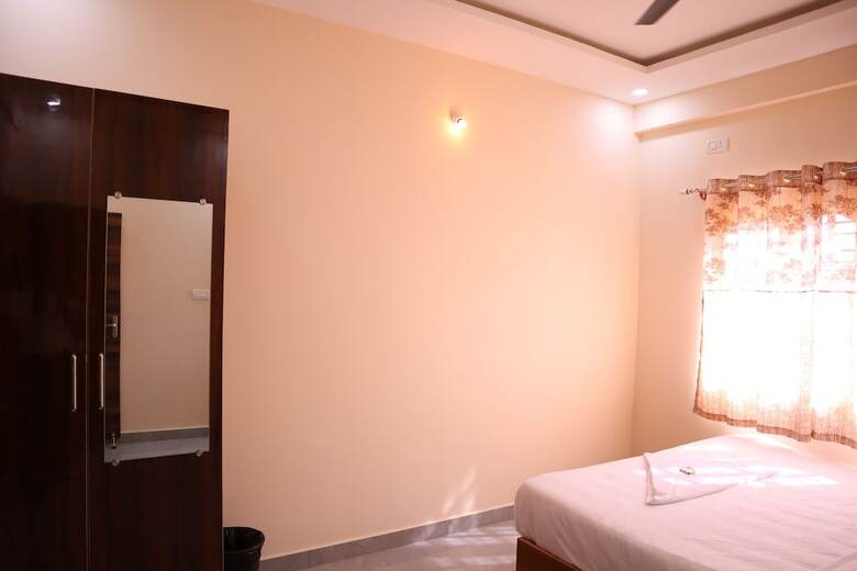 Hotel Smilestay Karanji Paradise